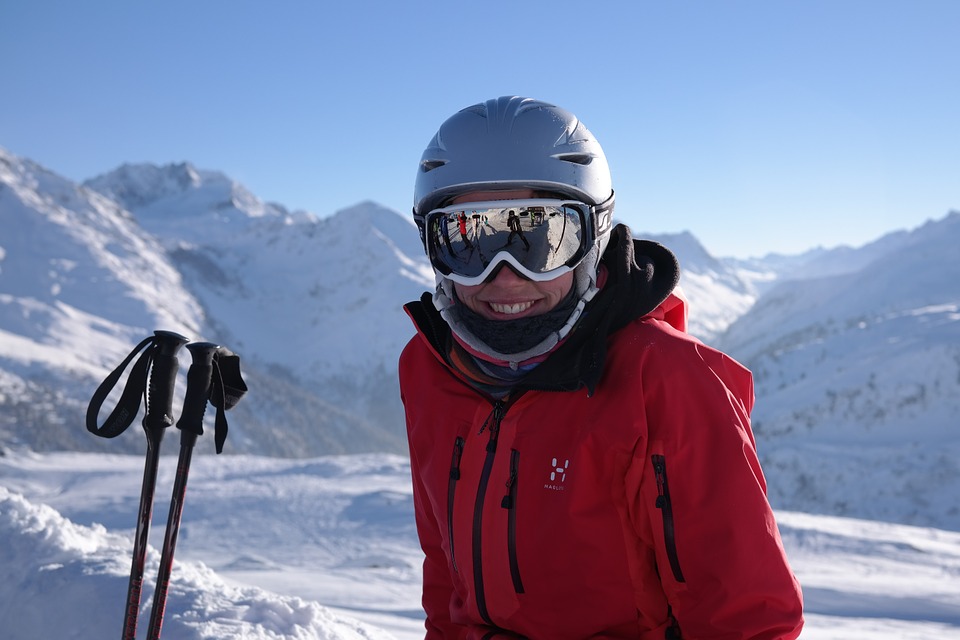 Skier sans se blesser : les règles de base à suivre