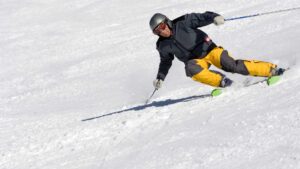 Skieur sur les pistes