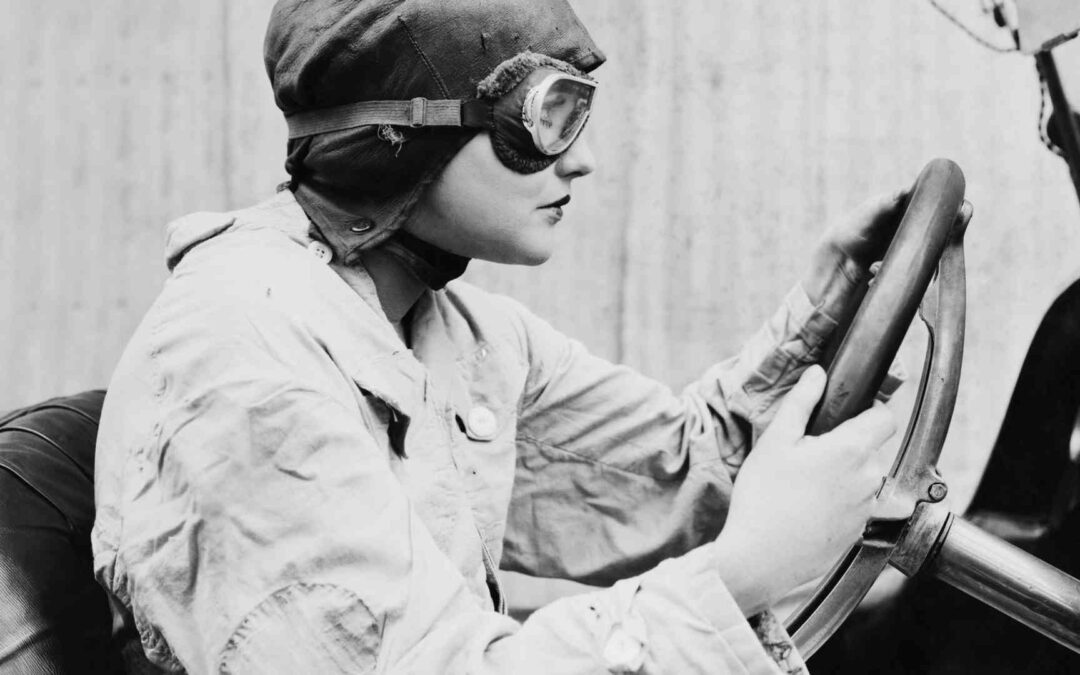 Retournez dans le passé avec style : Découvrez les combinaisons pilote automobile vintage